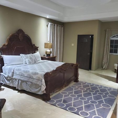 The Palms- Caribbean Estates -10 Minutes From The Beach- Gated Community Portmore Zewnętrze zdjęcie