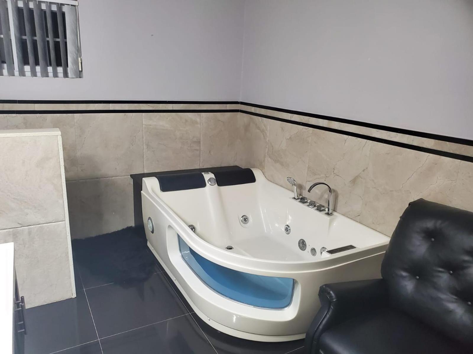 The Palms- Caribbean Estates -10 Minutes From The Beach- Gated Community Portmore Zewnętrze zdjęcie