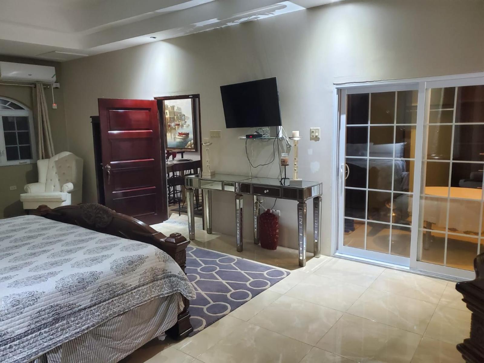 The Palms- Caribbean Estates -10 Minutes From The Beach- Gated Community Portmore Zewnętrze zdjęcie